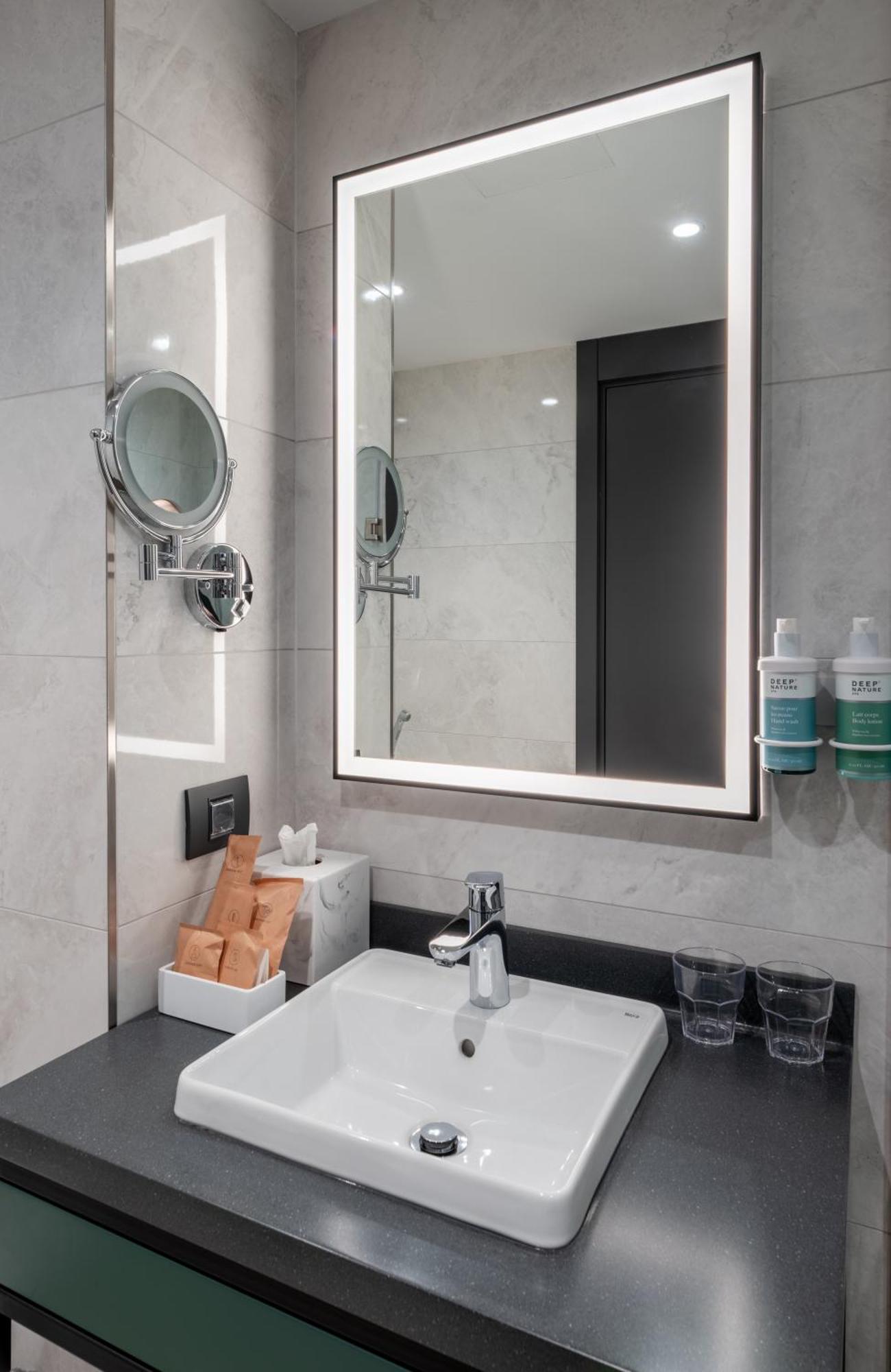 Novotel Tbilisi Center Ngoại thất bức ảnh
